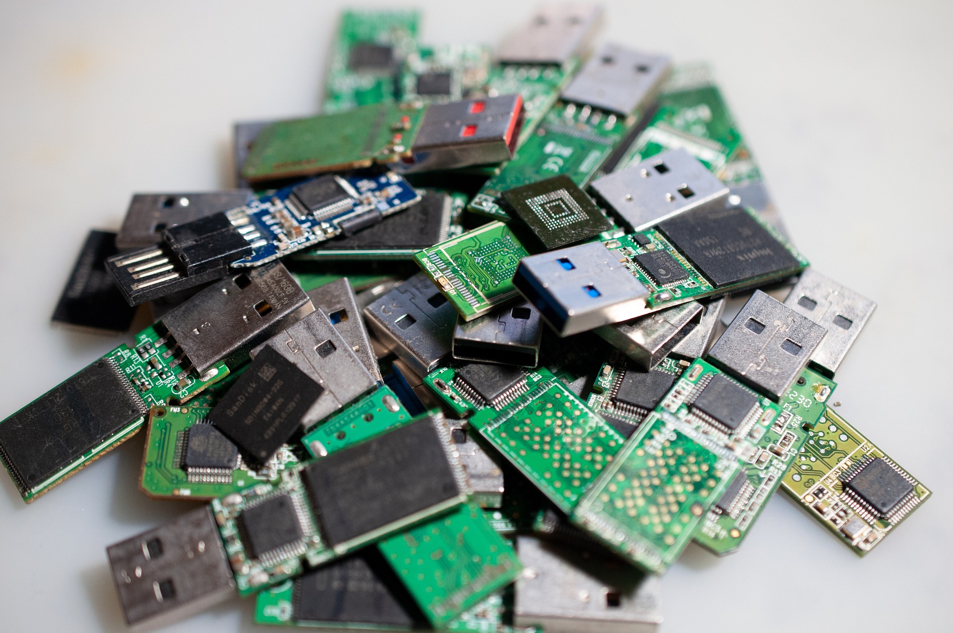 usb-flash-7468224_1920